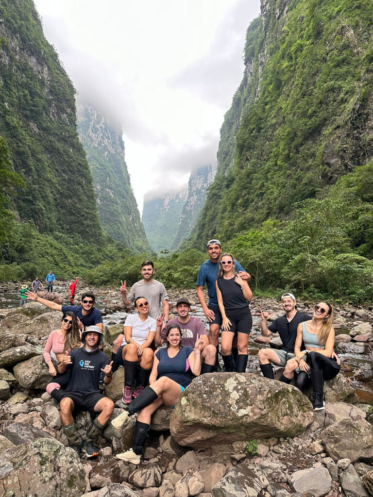 Grupo na trilha do Rio do Boi